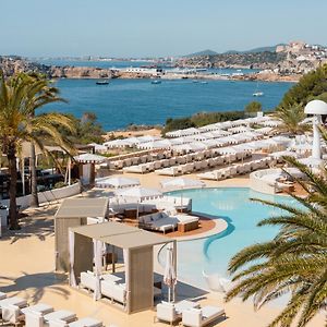 Destino Pacha Resort